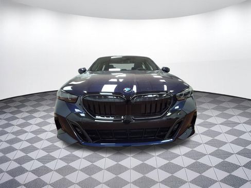 New 2026 BMW 530i xDrive w/ M Sport Package AWD/4WD image 5
