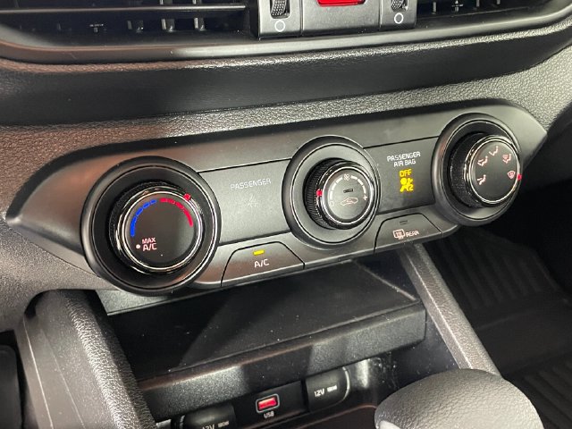 Certified 2023 Kia Forte LXS w/ LXS Technology Package FWD image 9