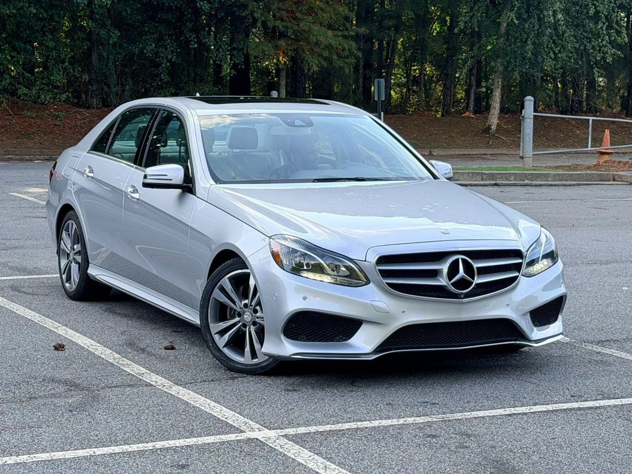 Used 2016 Mercedes-Benz E 350 Sedan image 5
