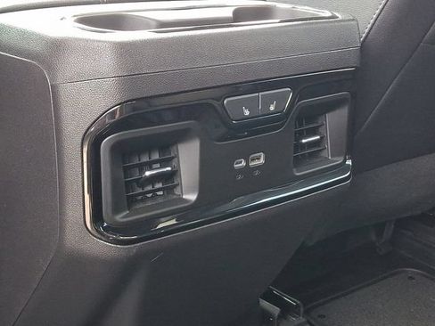 Used 2024 GMC Sierra 1500 AT4 w/ Technology Package AWD/4WD image 22