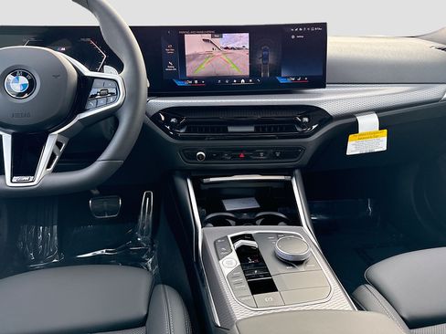 New 2026 BMW 330i Sedan w/ M Sport Package RWD image 19