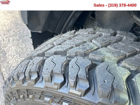 Used 2019 Toyota Tacoma TRD Sport w/ Technology Package AWD/4WD image 25