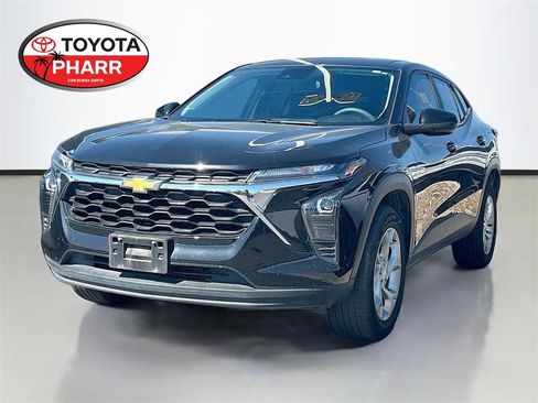 Used 2024 Chevrolet Trax LS w/ LS Convenience Package image 1