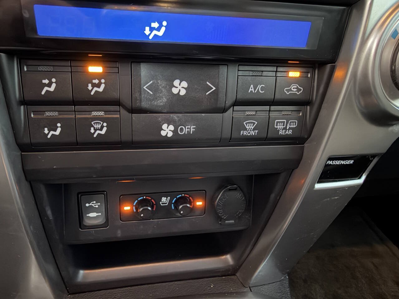 Used 2014 Toyota 4Runner Limited AWD/4WD image 39