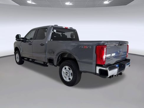 Used 2025 Ford F250 XLT AWD/4WD image 3