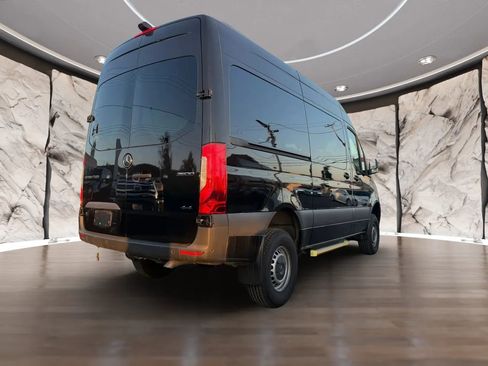 Used 2022 Mercedes-Benz Sprinter 2500 image 5