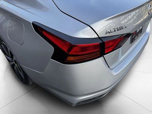 Used 2021 Nissan Altima 2.5 SR FWD image 12