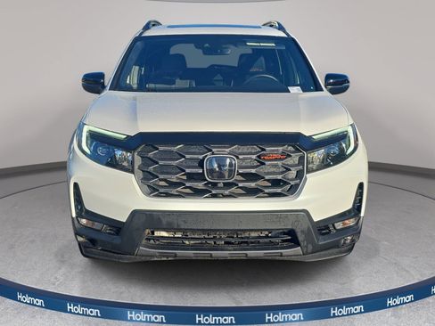 Used 2025 Honda Passport TrailSport image 3