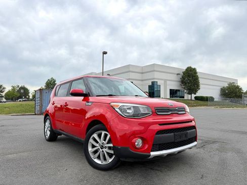 Used 2018 Kia Soul + FWD image 2