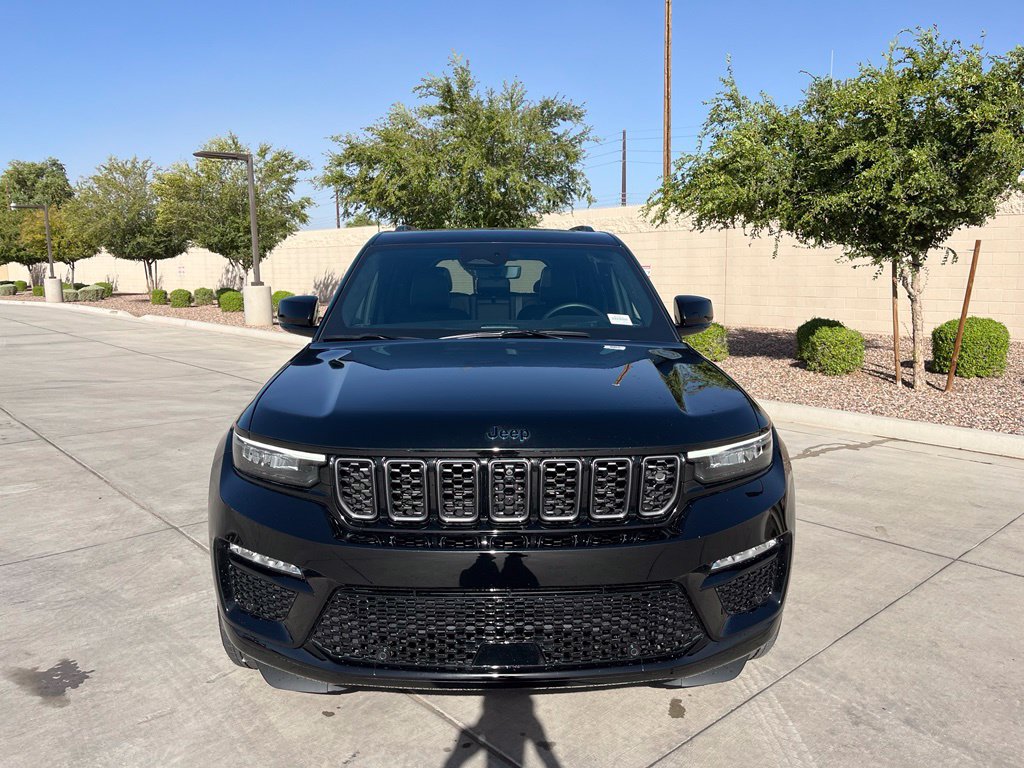 Used 2023 Jeep Grand Cherokee Summit AWD/4WD image 3