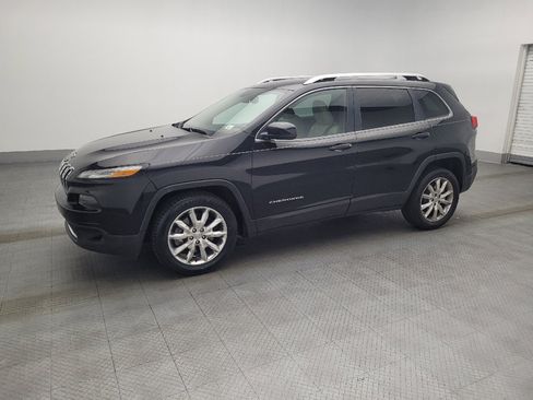 Used 2016 Jeep Cherokee Limited w/ Luxury Group image 2