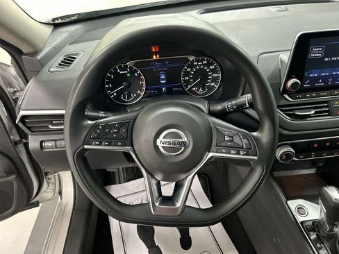 Used 2020 Nissan Altima 2.5 S FWD image 4
