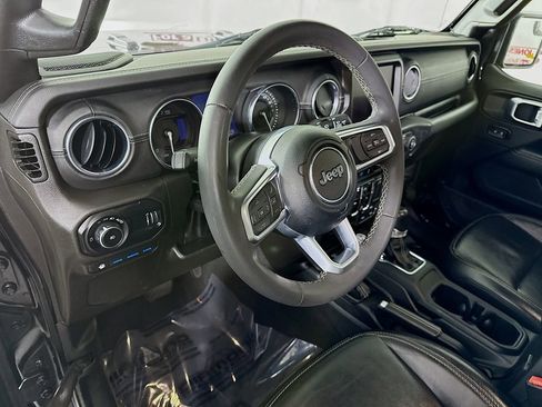 Used 2023 Jeep Wrangler Unlimited Sahara AWD/4WD image 16