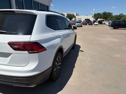 Used 2019 Volkswagen Tiguan SE FWD image 6