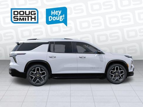 New 2026 Chevrolet Traverse High Country w/ LPO, Floor Liner Package AWD/4WD image 5