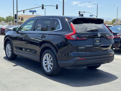 Used 2025 Honda CR-V EX image 4