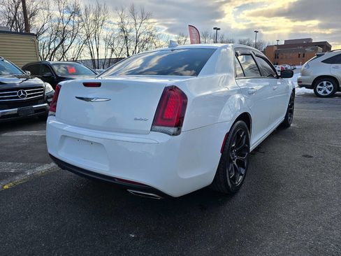Used 2019 Chrysler 300 Touring w/ Sport Appearance Package image 3