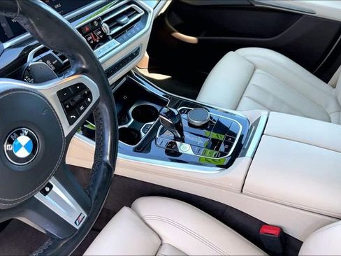 Used 2019 BMW X5 xDrive40i w/ M Sport Package AWD/4WD image 14