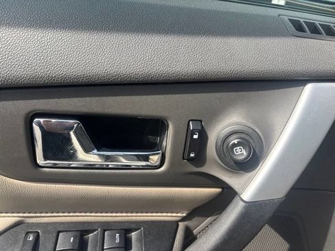 Used 2013 Ford Edge SEL FWD image 24