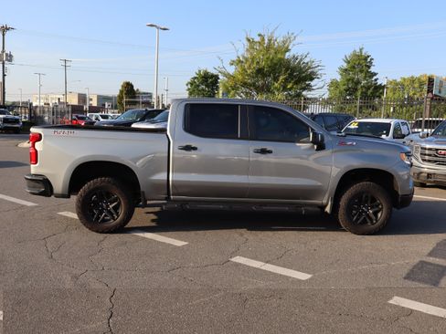 Used 2024 Chevrolet Silverado 1500 LT Trail Boss w/ Convenience Package II AWD/4WD image 11