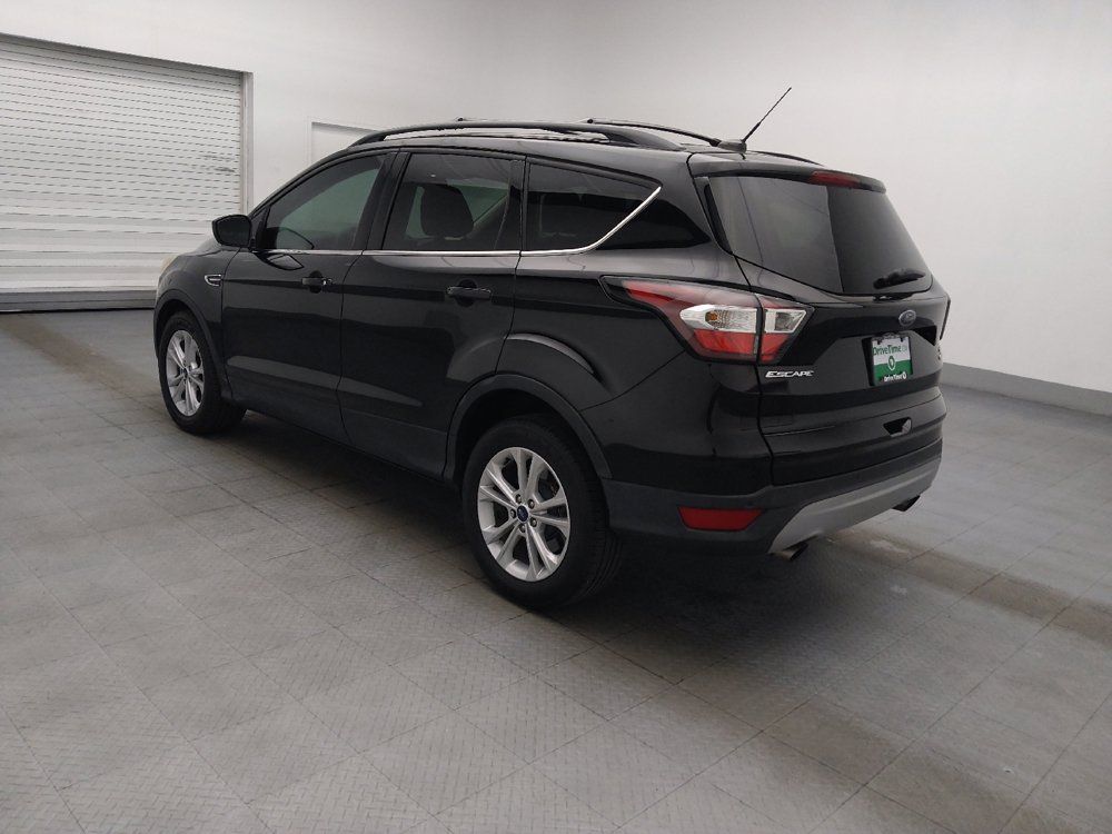 Used 2017 Ford Escape SE w/ Equipment Group 201A FWD image 3