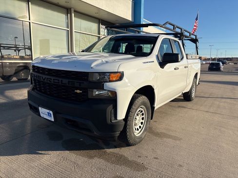 Used 2019 Chevrolet Silverado 1500 W/T w/ Trailering Package image 1