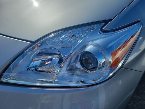 Used 2015 Toyota Prius Three FWD image 4