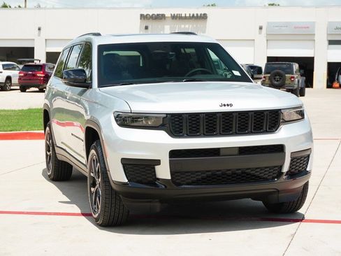 New 2025 Jeep Grand Cherokee L Altitude AWD/4WD image 5