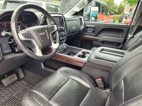 Used 2016 GMC Sierra 2500 SLT w/ Duramax Plus Package AWD/4WD image 10