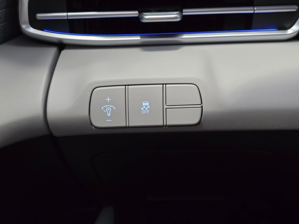 New 2026 Hyundai Elantra Limited FWD image 22