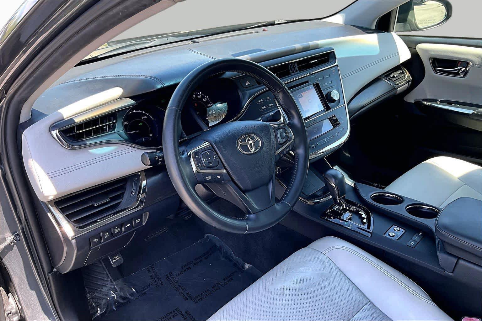 Used 2017 Toyota Avalon Limited FWD image 18