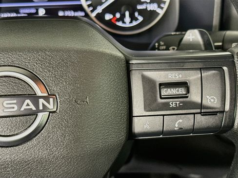 Used 2025 Nissan Rogue S FWD image 13