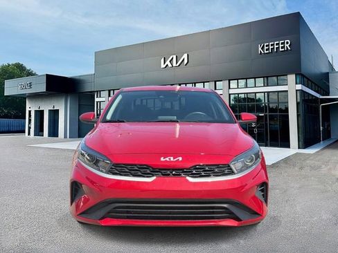Used 2022 Kia Forte LXS image 3