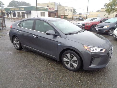 Used 2018 Hyundai Ioniq Limited image 12
