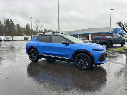 New 2026 Chevrolet Equinox EV RS image 7