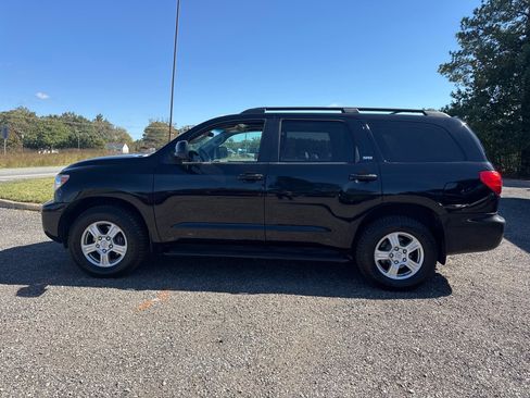 Used 2008 Toyota Sequoia SR5 image 3