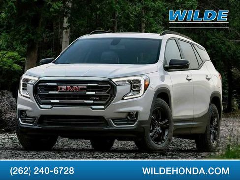 Used 2023 GMC Terrain SLE w/ Driver Convenience Package image 1