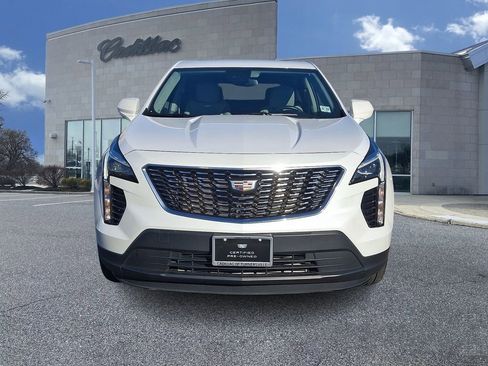 Certified 2022 Cadillac XT4 Luxury w/ Cold Weather Package image 2