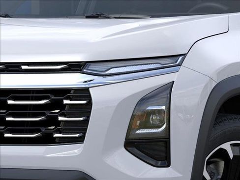 New 2025 Chevrolet Equinox LT image 10