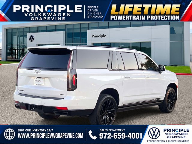 Used 2023 Cadillac Escalade ESV Sport Platinum w/ LPO, ONYX Package AWD/4WD image 4