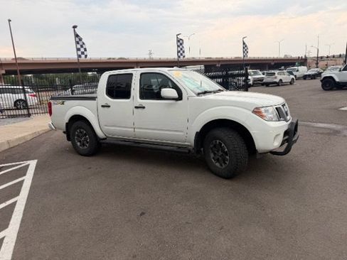 Used 2018 Nissan Frontier PRO-4X AWD/4WD image 15