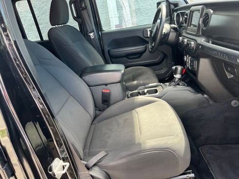Used 2023 Jeep Wrangler Unlimited Sport AWD/4WD image 33