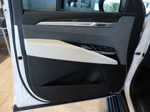 Used 2025 Cadillac Escalade V image 19