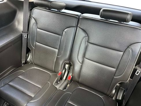 Used 2023 GMC Acadia Denali w/ Denali Technology Package AWD/4WD image 12