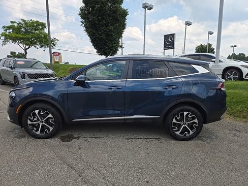 Certified 2023 Kia Sportage EX AWD/4WD image 10
