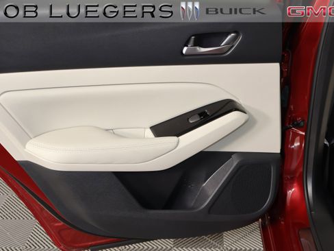 Used 2023 Nissan Altima 2.5 SL image 11