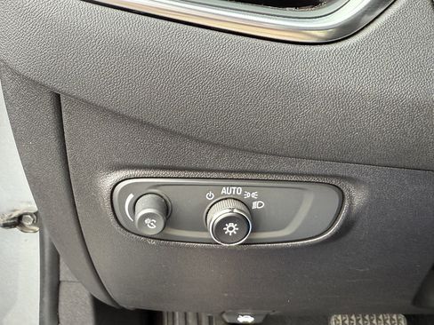 Used 2024 Chevrolet Equinox LT AWD/4WD image 16
