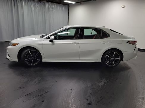 Used 2019 Toyota Camry XSE FWD image 5