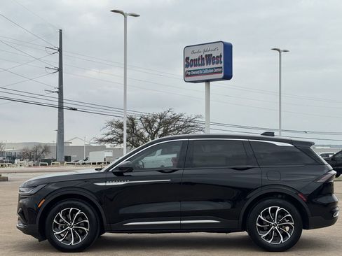 Used 2024 Lincoln Nautilus Premier w/ Equipment Group 102A image 7