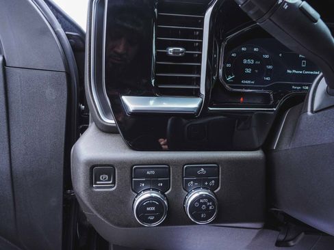 Used 2023 GMC Sierra 1500 Elevation image 24